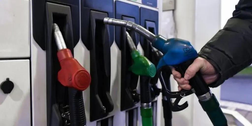 Последний раз цены на бензин снижались 10 лет назад - водители Бишкека(видео)