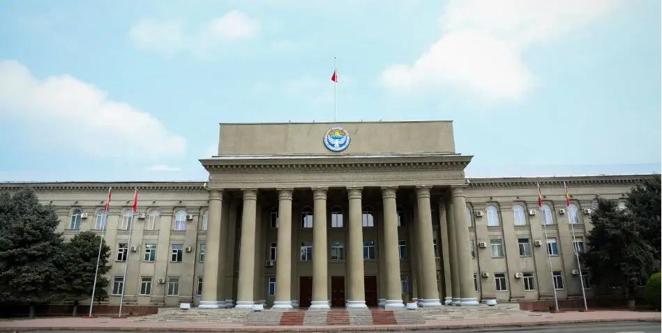 Администрация президента потратила на 21% больше, чем планировалось