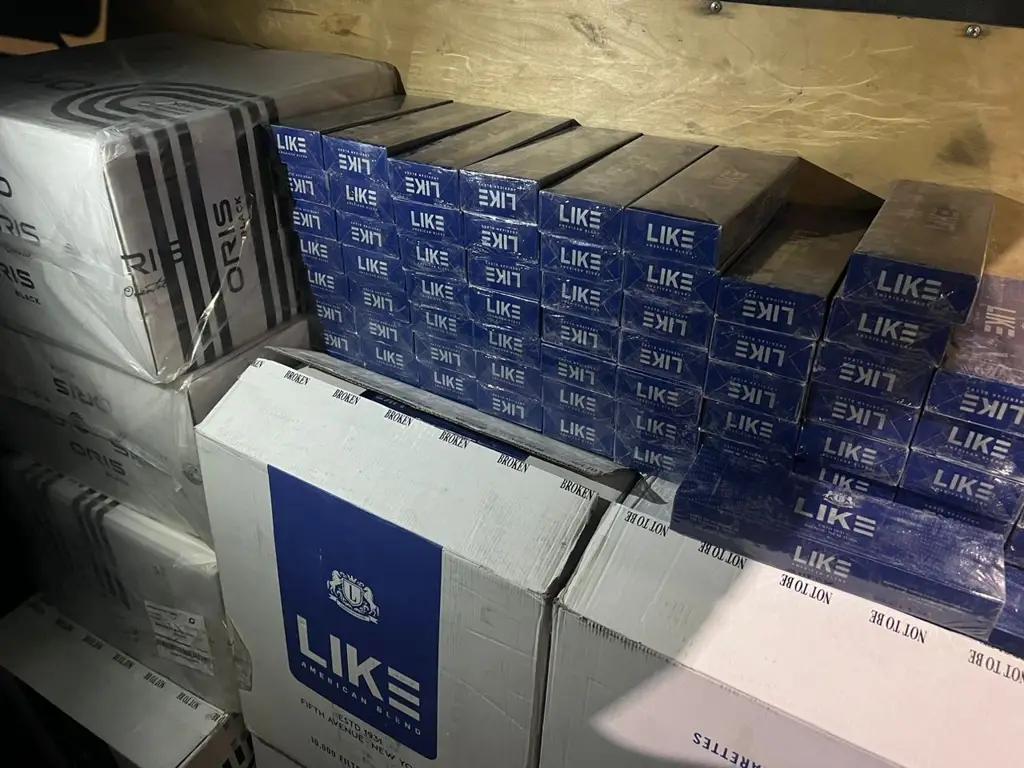 Из Кыргызстана  в Казахстан пытались провести контрабандные сигареты