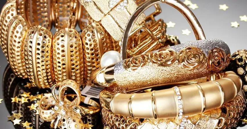 В аэропорту Манас задержана кыргызстанка, пытавшаяся провезти 1.8 кг золота под нижним бельем