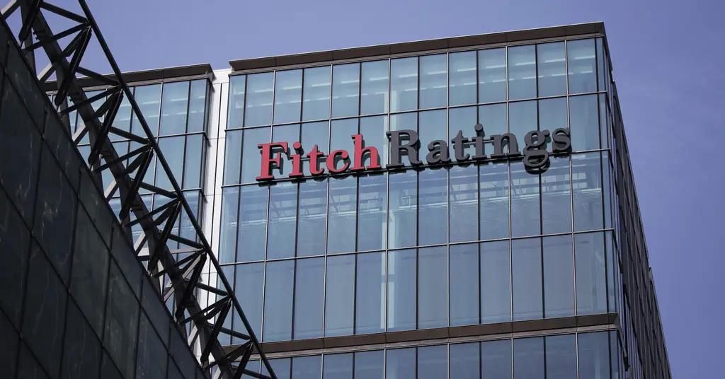 Fitch отозвало рейтинги десятков банков в России