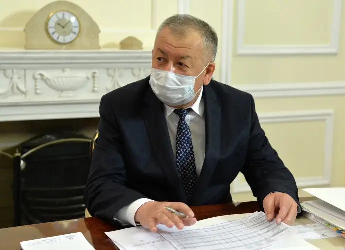 Вице-премьер предложил Жээнбекову продлить режимы ЧП и ЧС