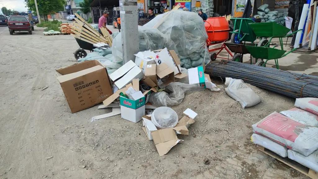 Нарушающим правила благоустройства города выписали штрафы на 1 млн сомов