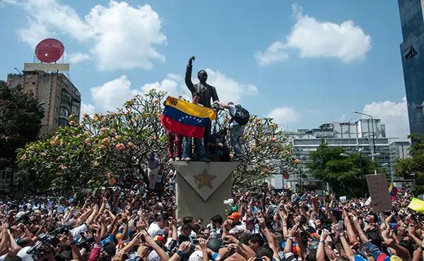 В Венесуэле режим ЧС в экономике продлен на два месяца