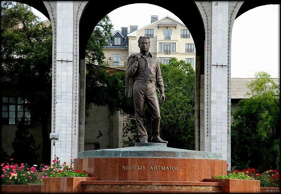 КР откроет в Турции центр Айтматова. Законопроект одобрен ЖК