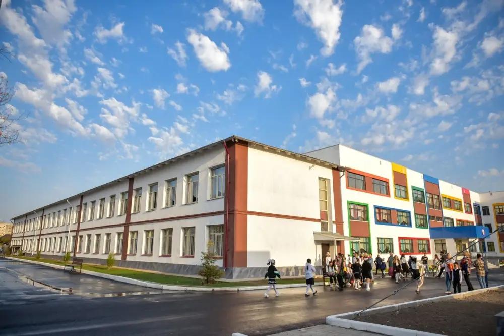 Две школы обошлись бюджету Нарынской области в 1.5 млн сомов