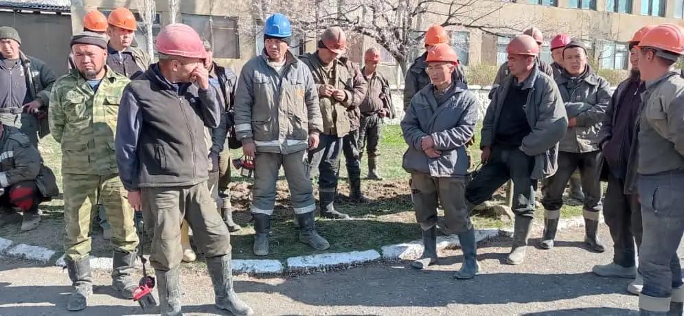 Работникам Хайдарканского ртутного завода не выплатили 12 млн сомов