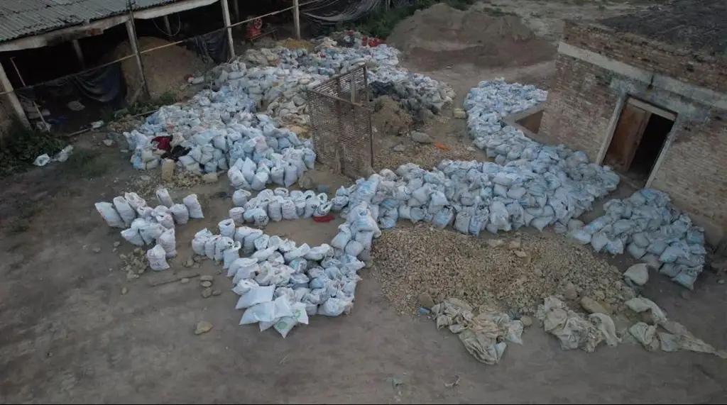 Четверо граждан КР добывали золотосодержащую руду без лицензии