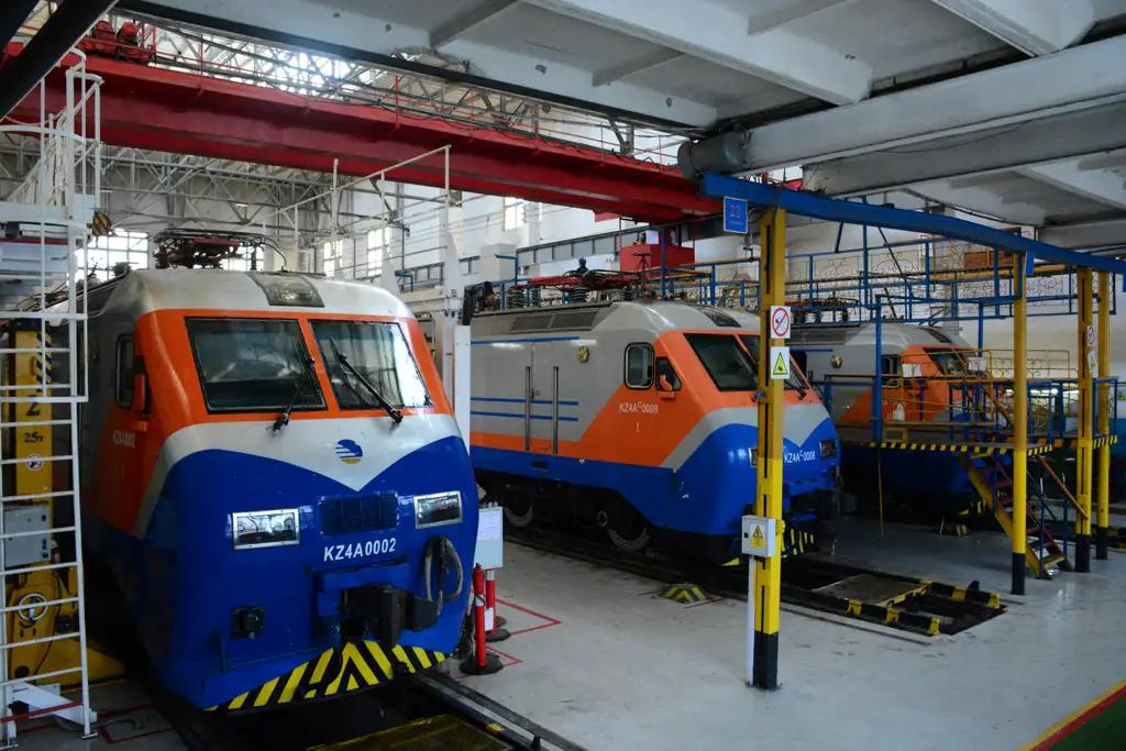 Казахстан будет поставлять локомотивы в Таджикистан