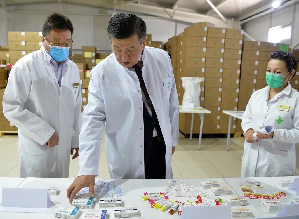 Президент КР: Фармацевтическая промышленность страны имеет хороший потенциал