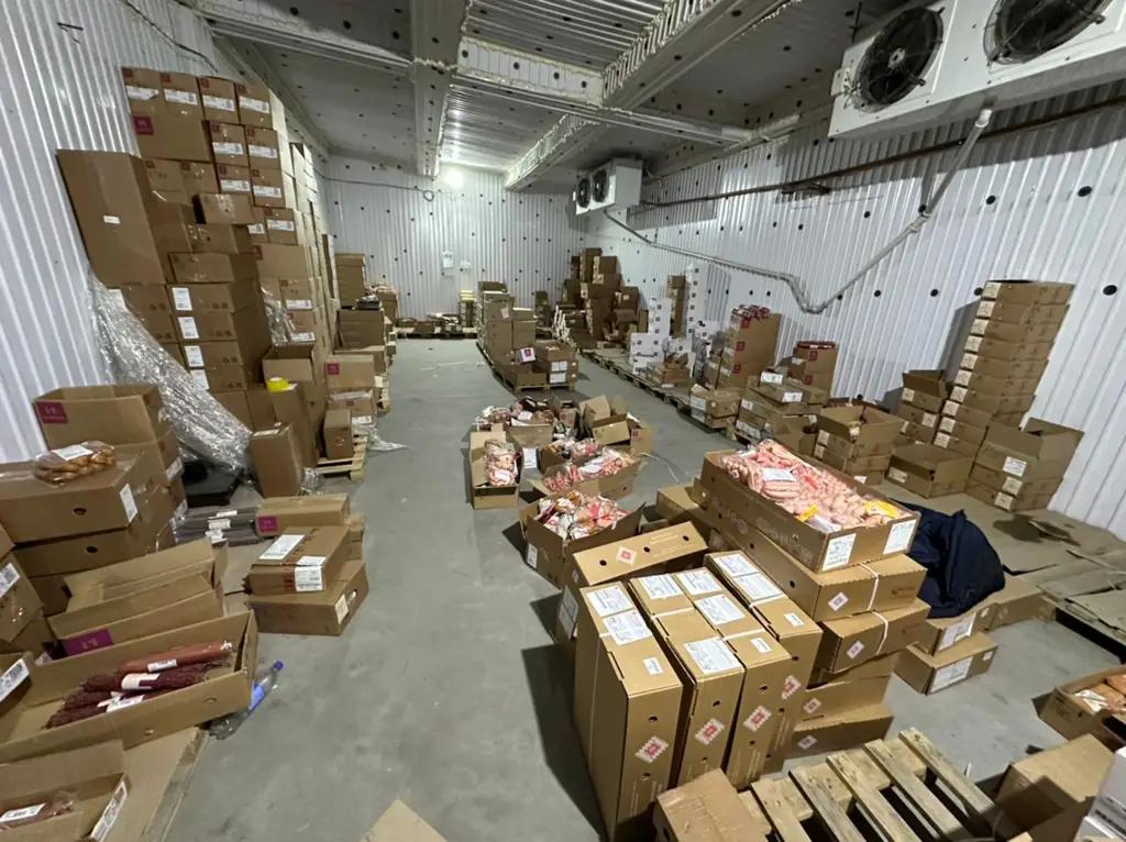 В Бишкеке выявлены факты реализации просроченных продуктов