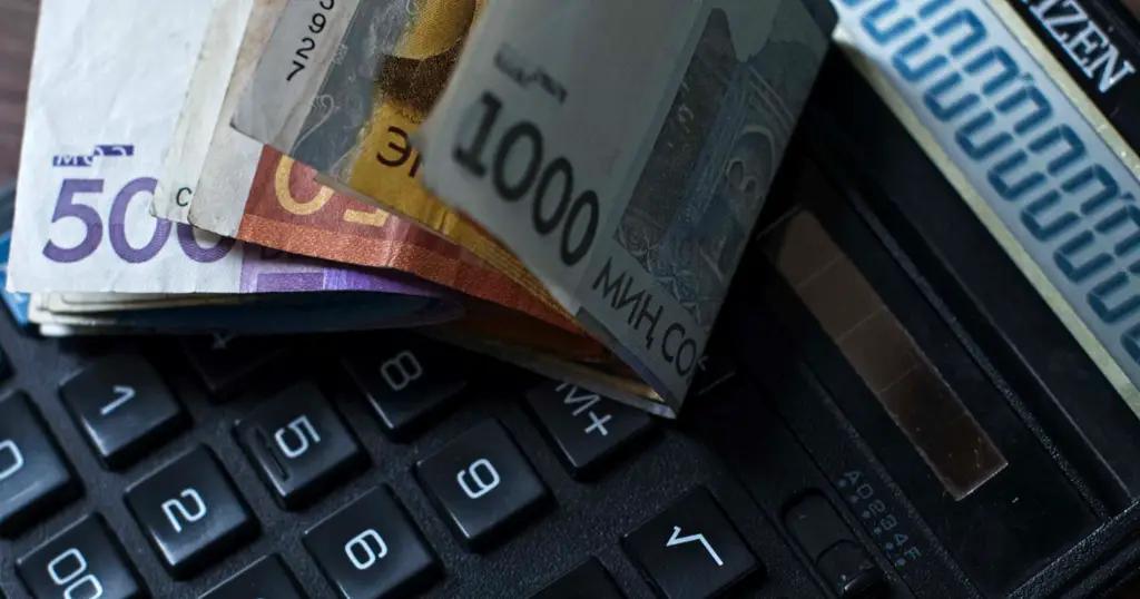 За девять месяцев кыргызстанцы заплатили 178.6 млрд сомов налогов