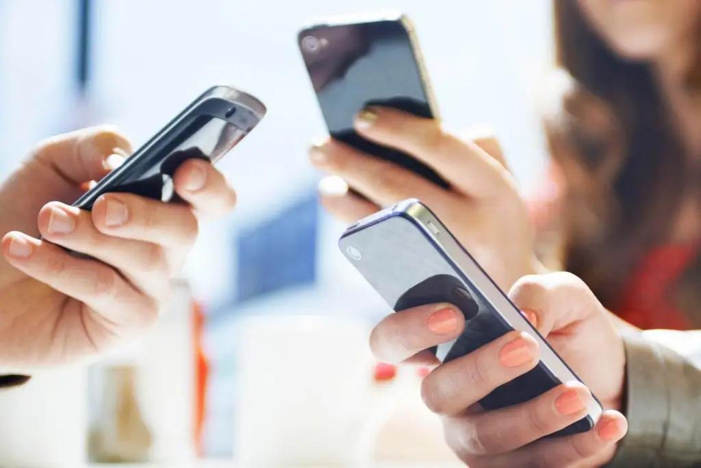 В январе доходы от услуг связи сократились на 1.3%