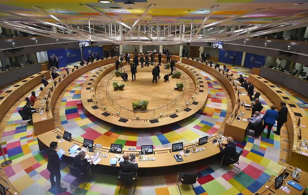 Лидеры ЕС на саммите не смогли достичь соглашения по бюджетному плану