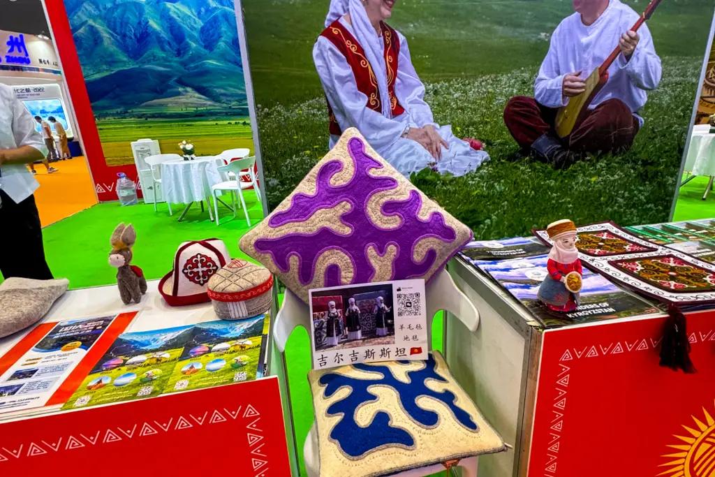 Кыргызстан участвует в туристической выставке в Сиане