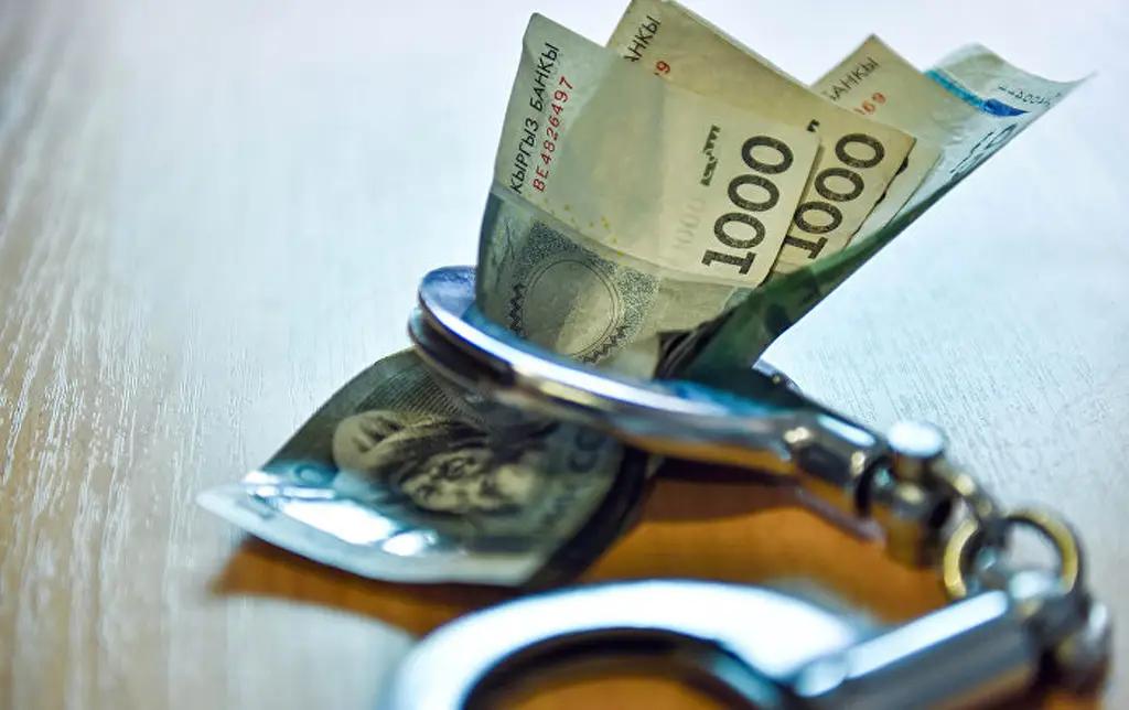 Работника министерства труда поймали со взяткой