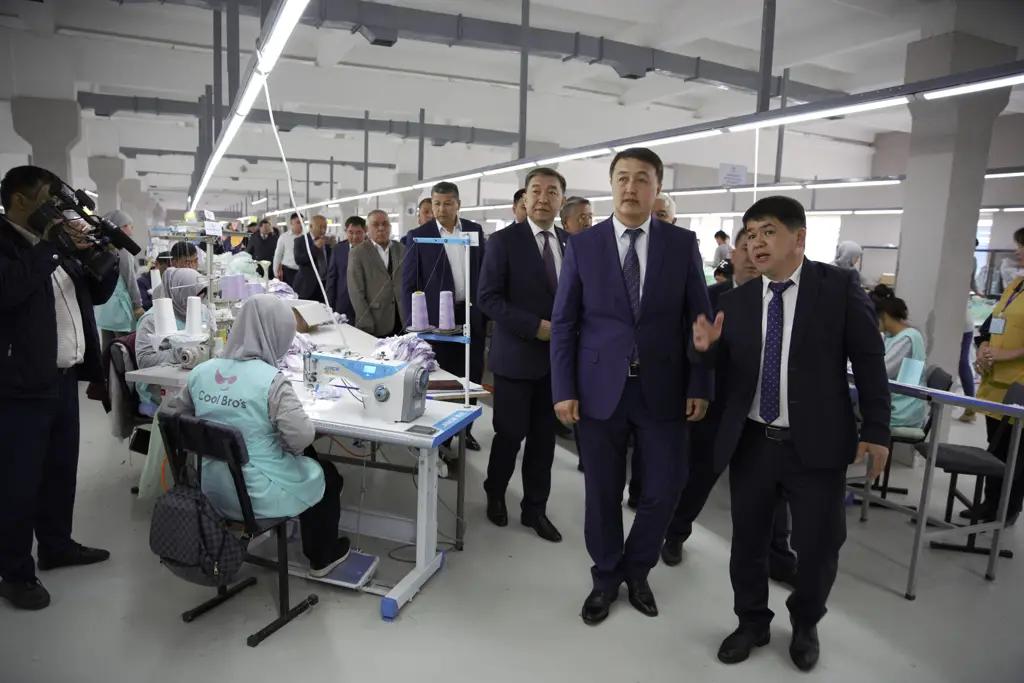 В КР производится до 120 млн единиц швейной продукции