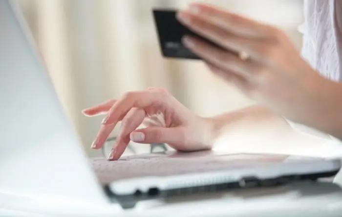 Кыргызстанцы начали активно использовать инновационные методы оплаты налогов