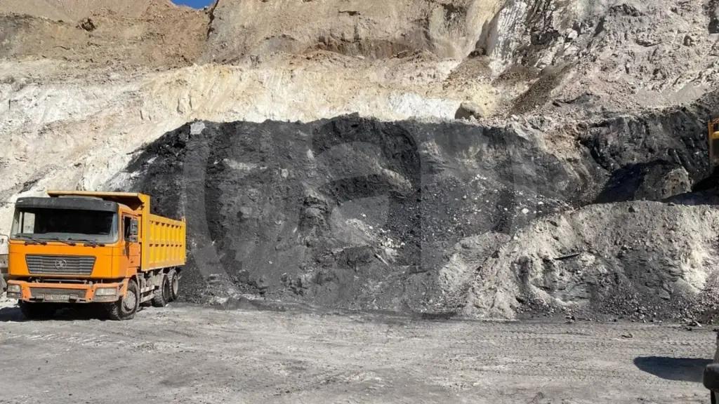 Глава Минэнерго посетил разрезы месторождения угля (репортаж)