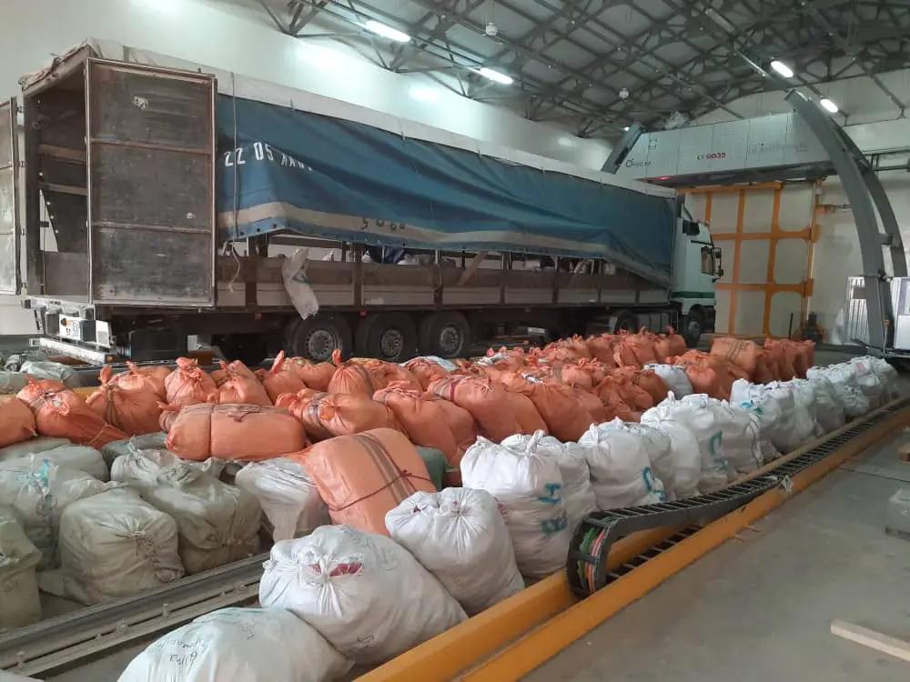 В КР задержали незадекларированный товар на 10.6 млн сомов из Пакистана