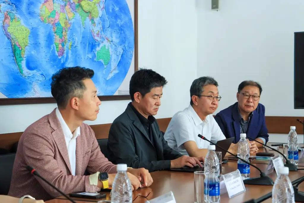 Минэконом обсудил строительство логистических центров с Кореей