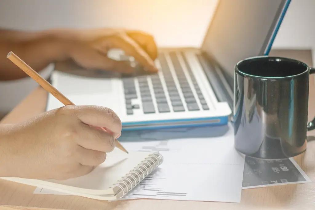 Для безработных в КР организуют бесплатные обучающие онлайн-курсы