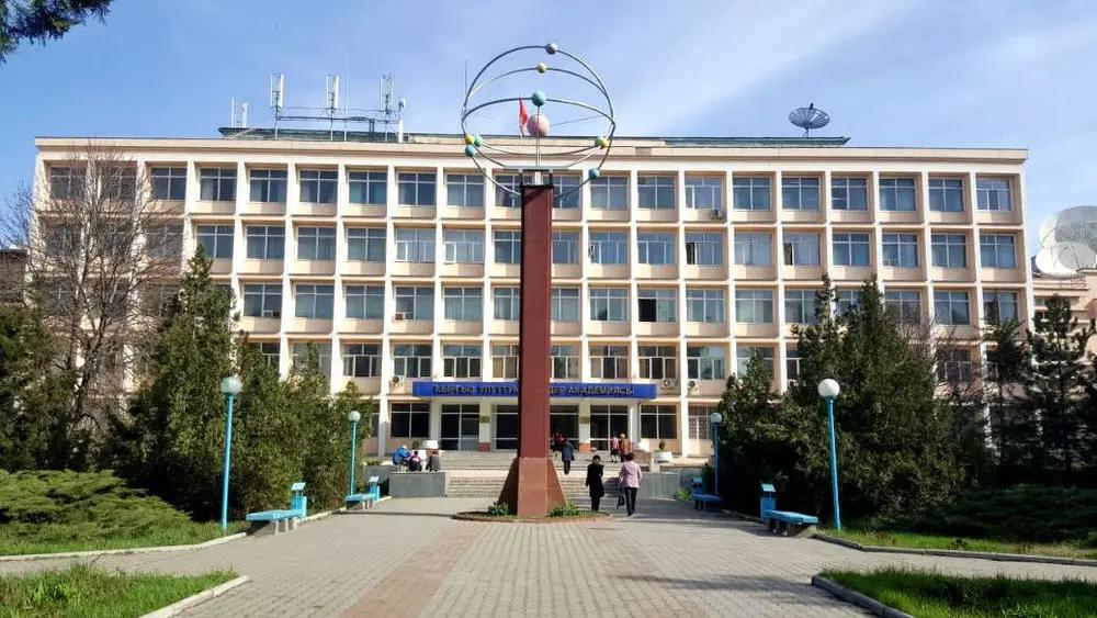 Глава Минсельхоза забирает базы у Института животноводства — депутат