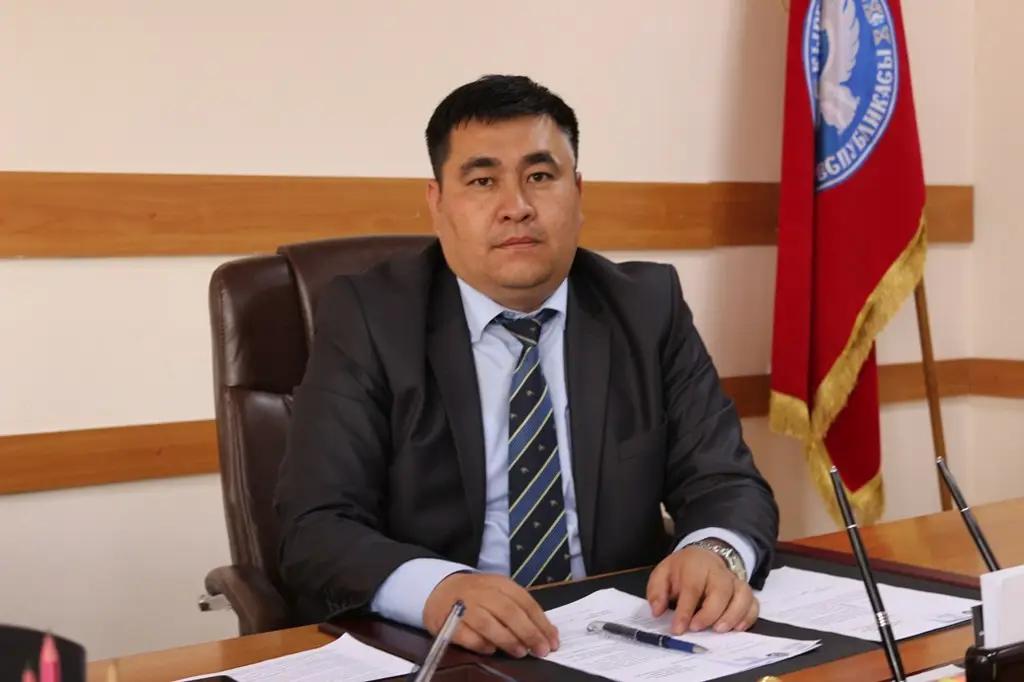 За откат в 1.4 млн сомов задержан глава департамента Госстроя