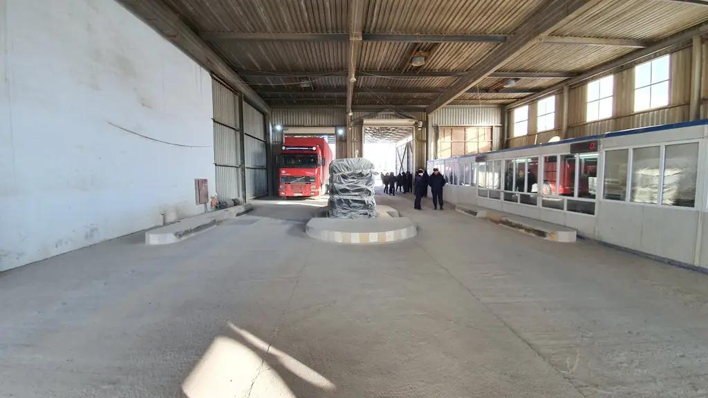 Сотрудник ГСБЭП организовал незаконный импорт товаров – ГКНБ