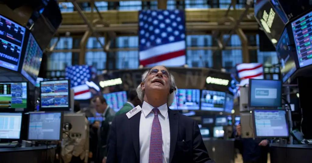 Индекс Dow Jones впервые за 120 лет превысил отметку 19 тыс. пунктов