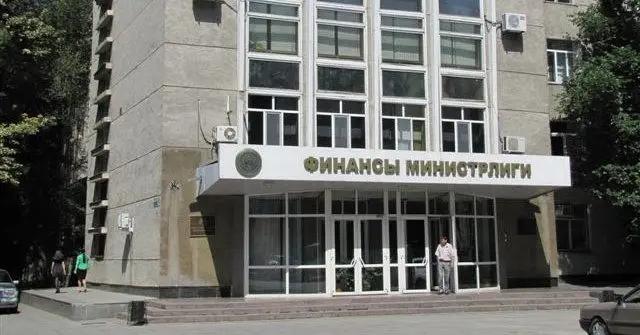 В КР внедрят программу управления долгами