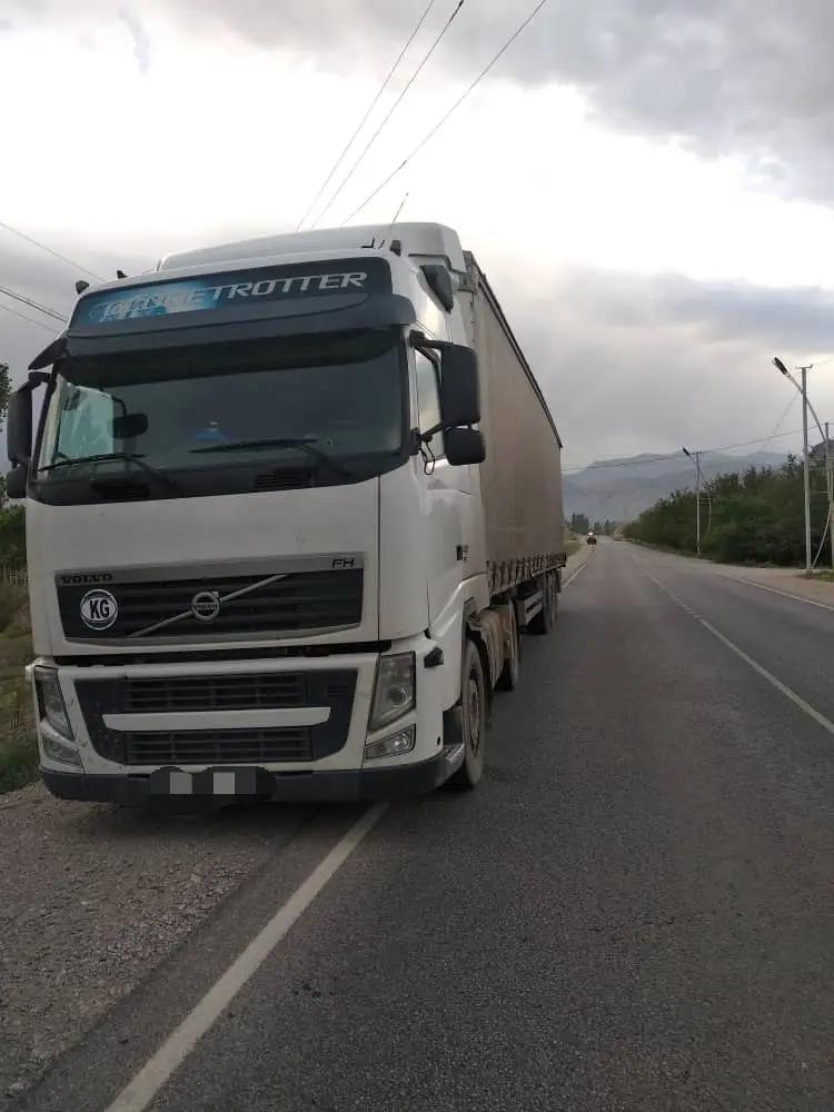 Сотрудники таможни задержали грузовик с контрабандой на 983.4 тысячи сомов