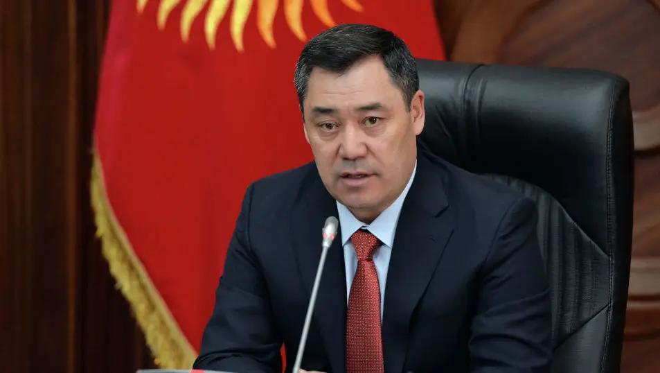 Садыр Жапаров выступил за отмену тендерной системы при строительстве школ