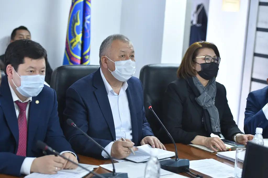Боронов: Компании должны оплатить отгулы работникам