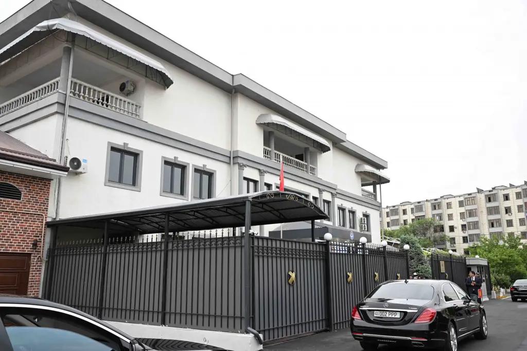 Жапаров открыл новое здание посольства Кыргызстана в Узбекистане