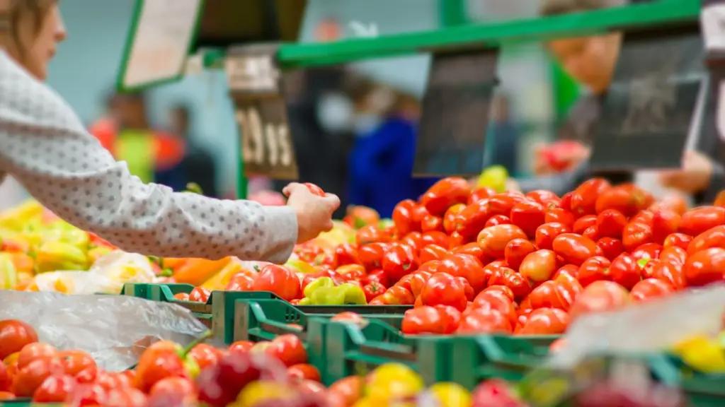 В апреле максимальные средние цены на продукты зафиксированы в Москве
