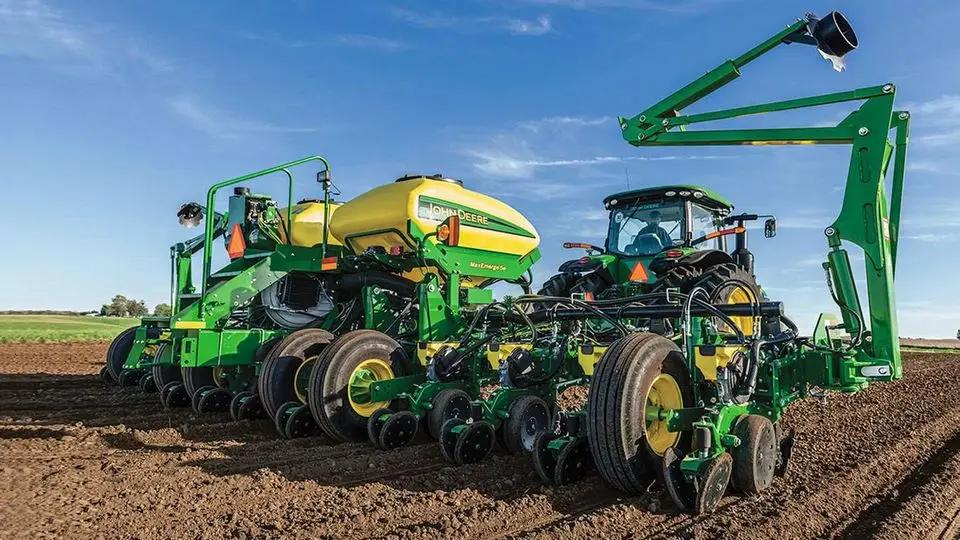 В КР всего 161 единица сельхозтехники для выращивания сахарной свеклы