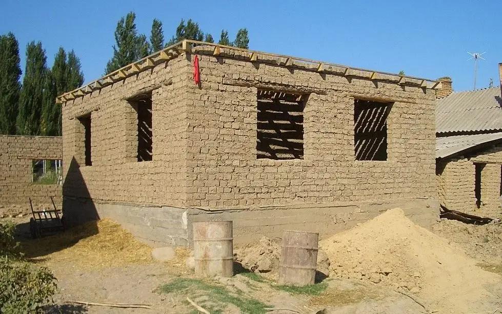 Бедные кыргызстанцы строят свое жилье сами чаще, чем богатые