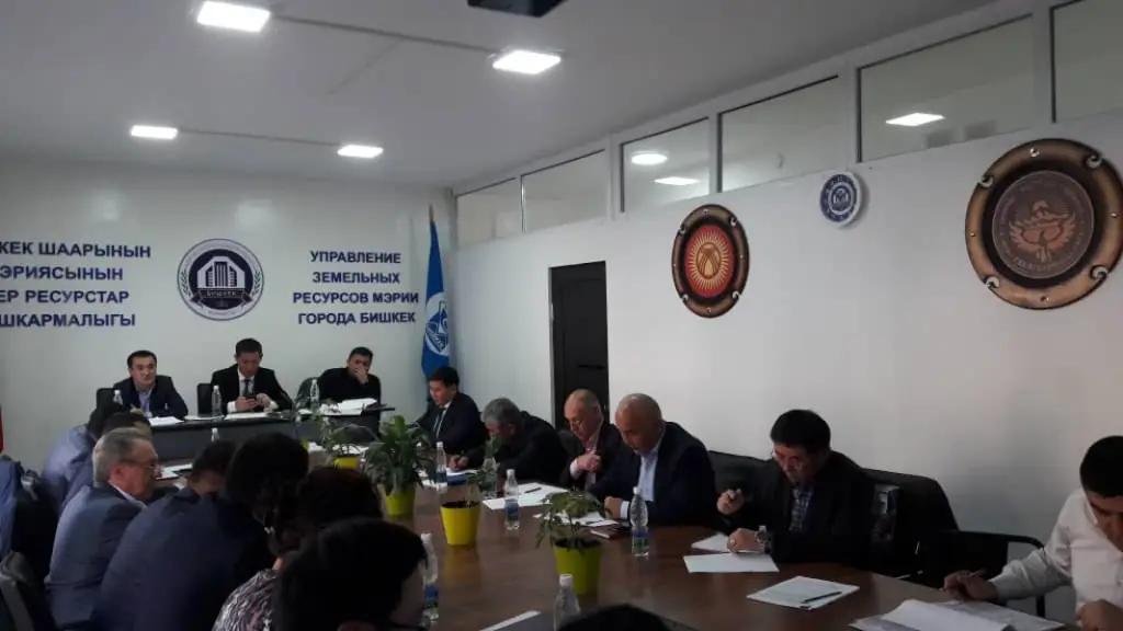 На аренду участков для парковки выделили более 7 млн сомов