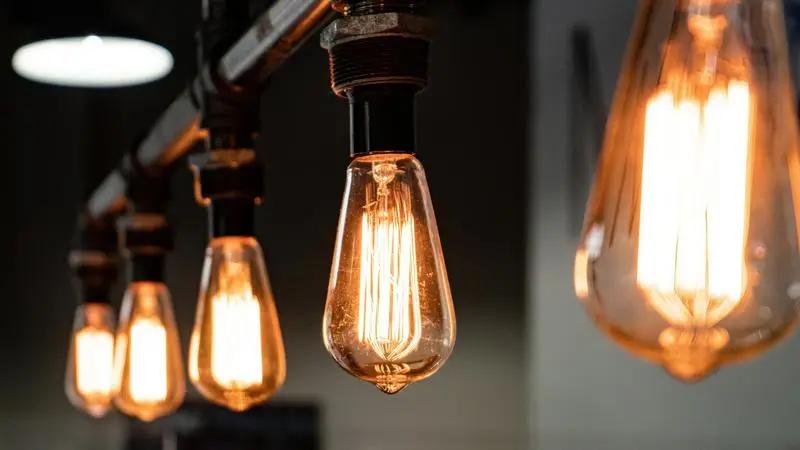 Малоимущие семьи смогут продавать электроэнергию государству