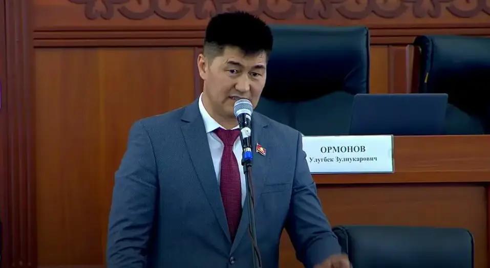 Депутат назовет имена «крышующих» финансовые пирамиды прокуроров