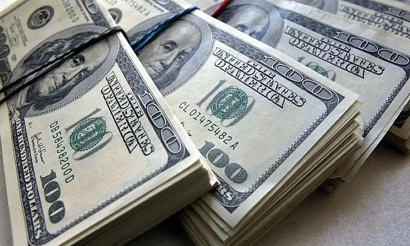 Курс доллара на межбанковских торгах снизился до 80.5 сома