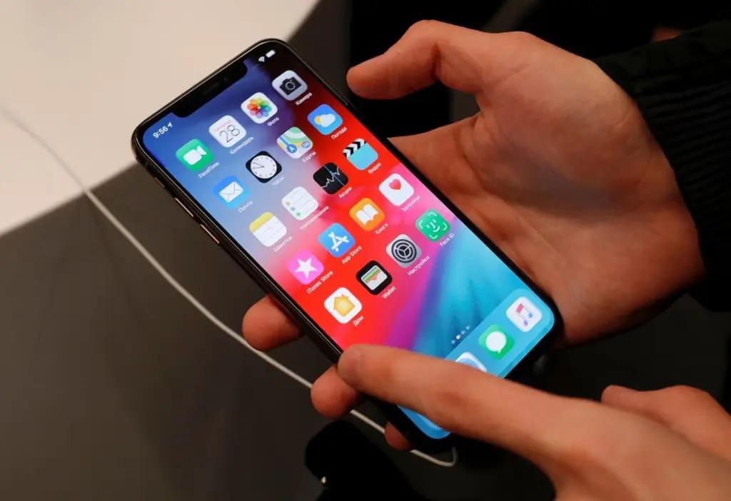 Apple определила сроки начала производства «бюджетного iPhone»