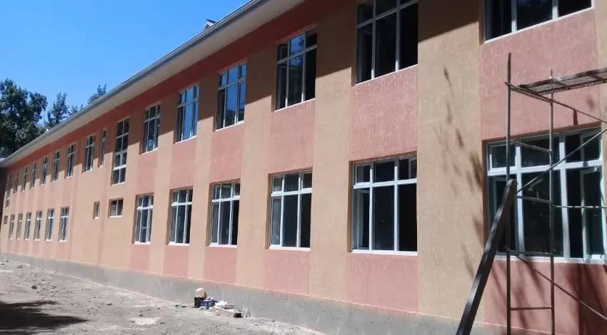 В столице продолжается строительство школ