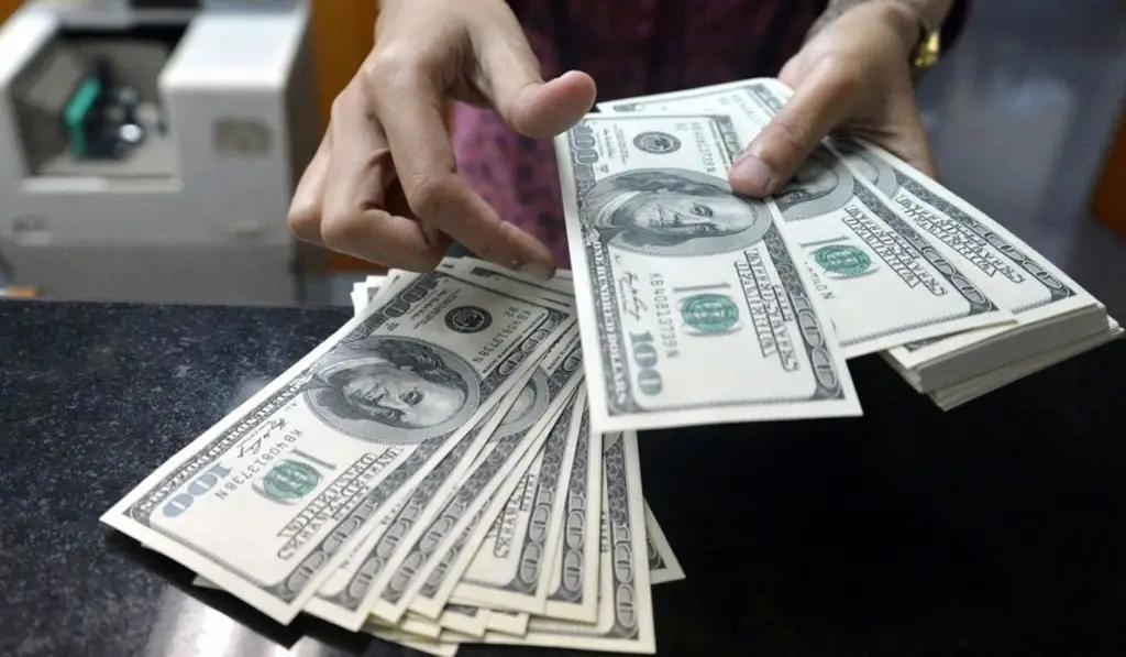 Межбанковские валютные торги завершились ростом доллара США на 4.1%