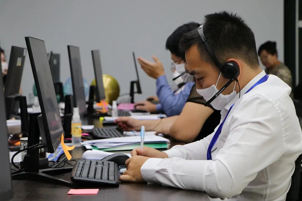 Горячая линия ЦИК доступна для граждан КР, проживающих в России и РК