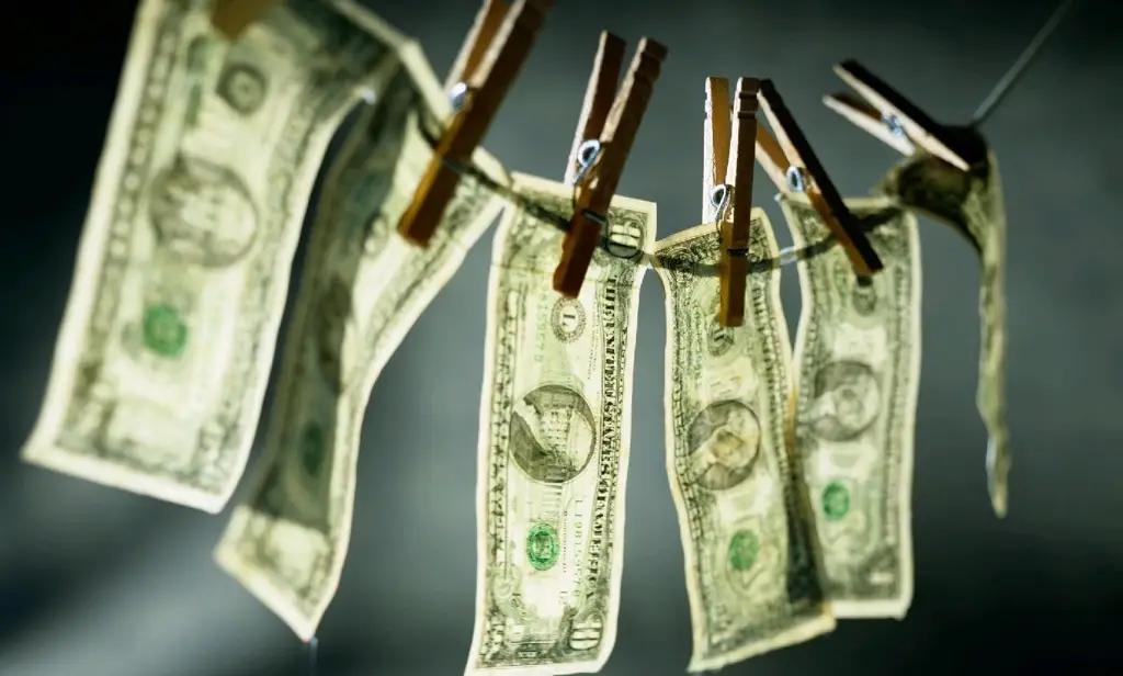 Российскую компанию в КР подозревают в отмывании преступных денег