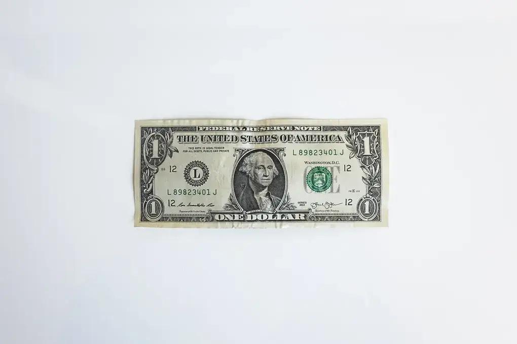 Какой реальный курс доллара США в российских банках?