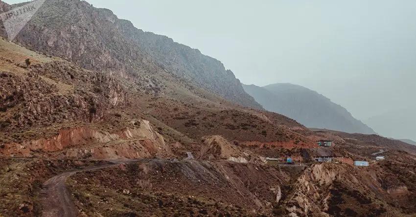 В КР споры с недропользователями хотят решать только в местных судах