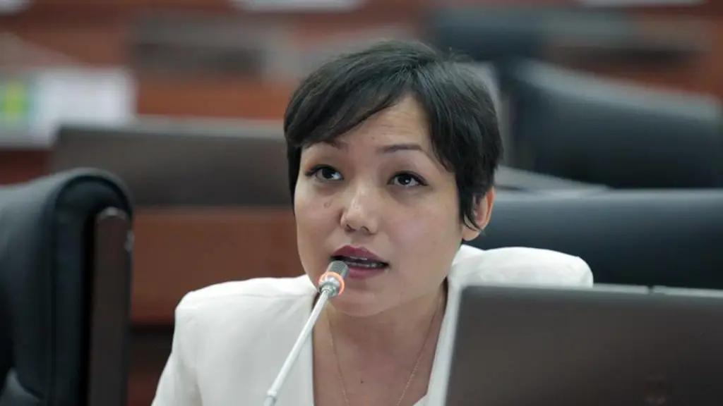 Касымалиева: Единогласного решения комиссии по выплате надбавок медикам не было